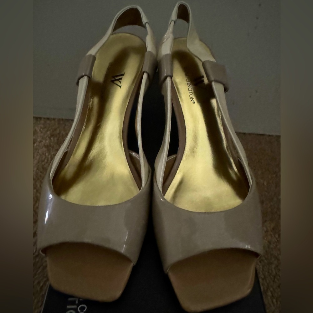 Worthington peep toe, two tone cream sandals
